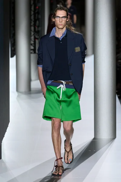 Look 7